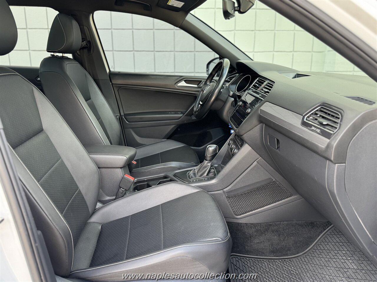 2021 Volkswagen Tiguan SE   - Photo 16 - Fort Myers, FL 33967