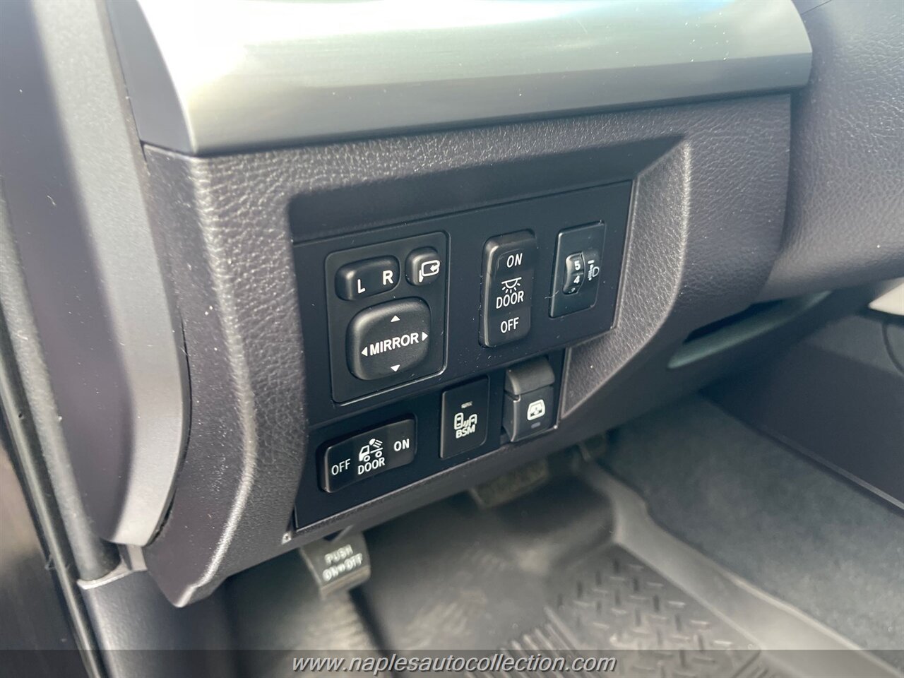 2016 Toyota Tundra Platinum   - Photo 22 - Fort Myers, FL 33967