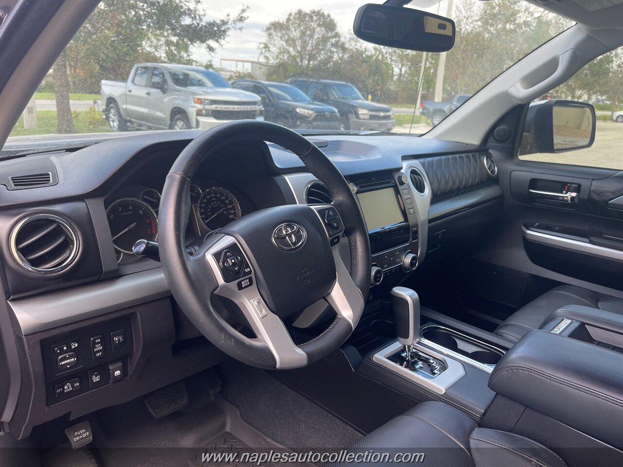 2016 Toyota Tundra Platinum   - Photo 10 - Fort Myers, FL 33967