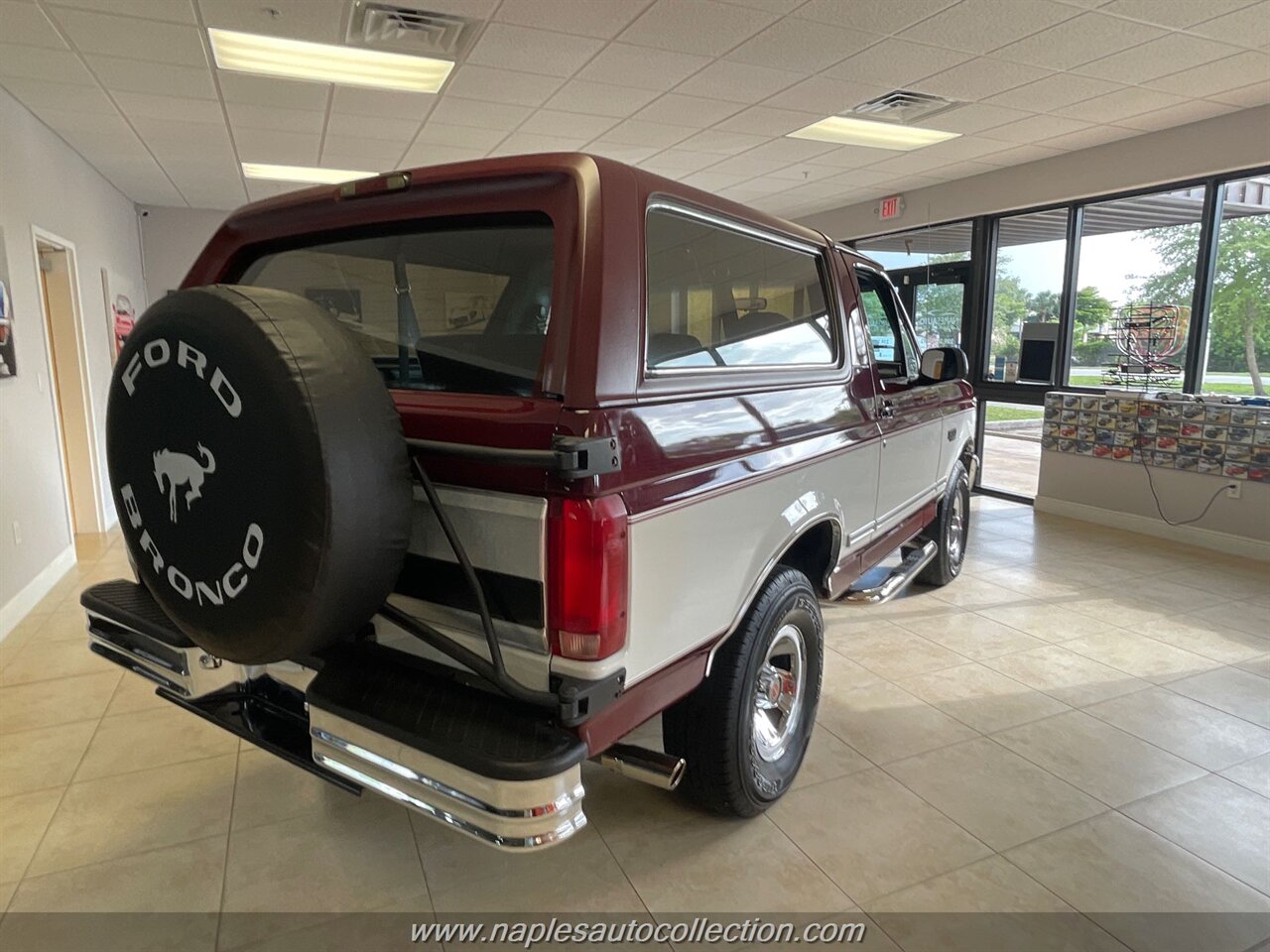 1993 Ford Bronco XLT 2dr XLT   - Photo 6 - Fort Myers, FL 33967