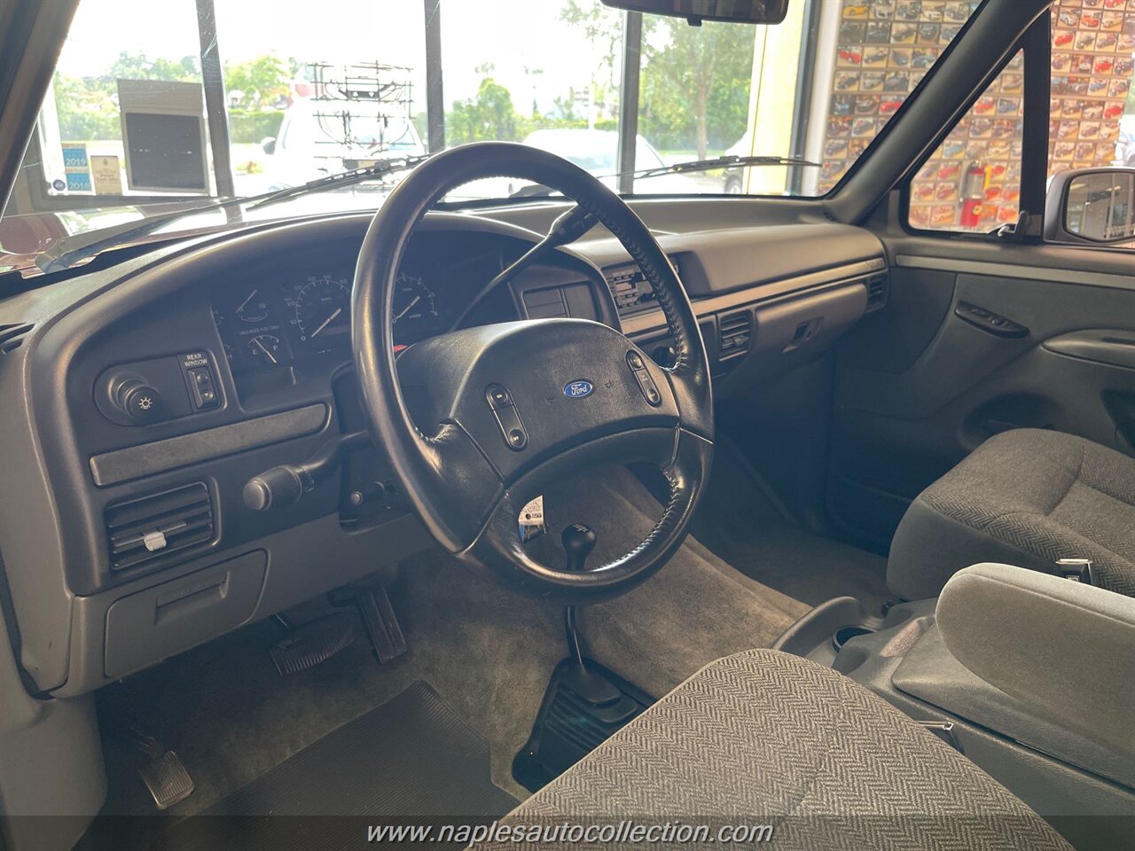 1993 Ford Bronco XLT 2dr XLT   - Photo 11 - Fort Myers, FL 33967