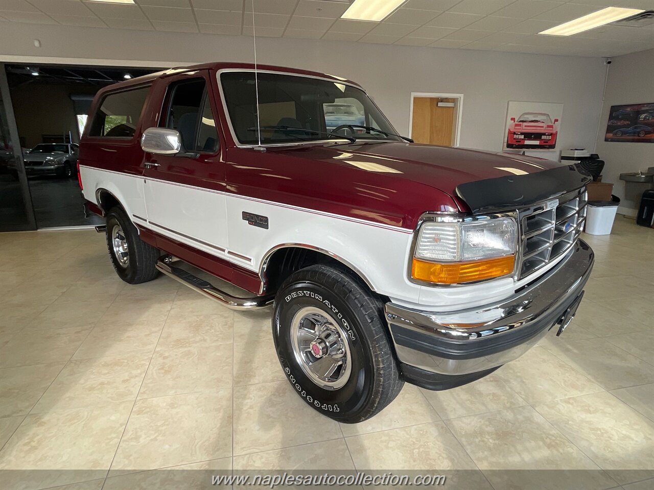 1993 Ford Bronco XLT 2dr XLT   - Photo 4 - Fort Myers, FL 33967