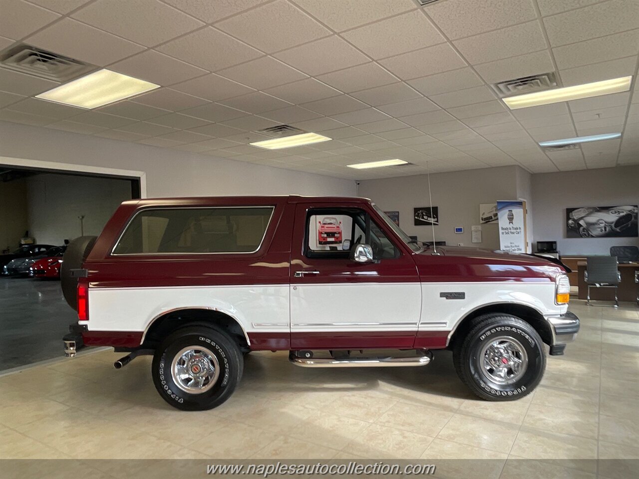 1993 Ford Bronco XLT 2dr XLT   - Photo 5 - Fort Myers, FL 33967