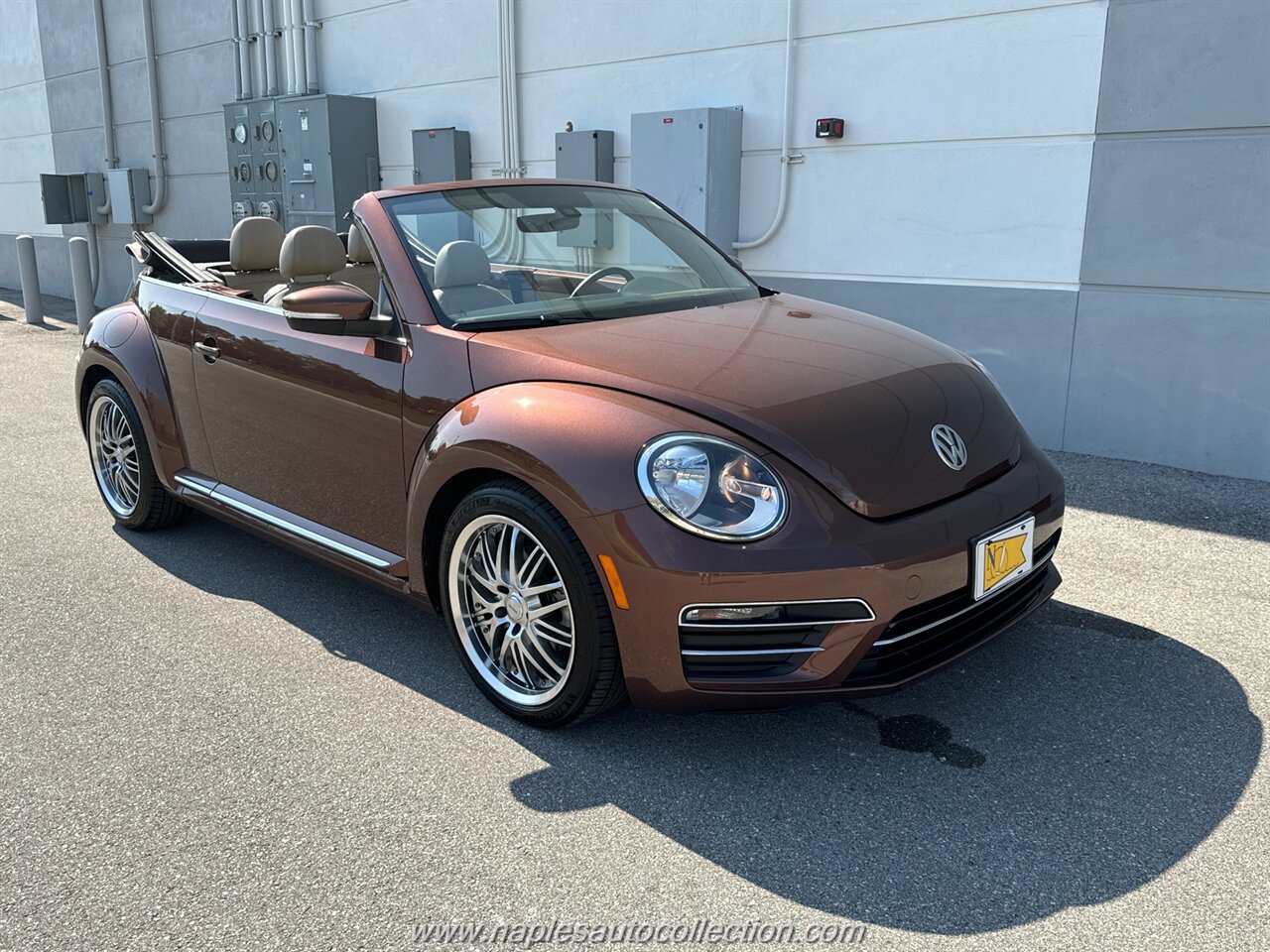 2017 Volkswagen Beetle 1.8T SE   - Photo 8 - Fort Myers, FL 33967