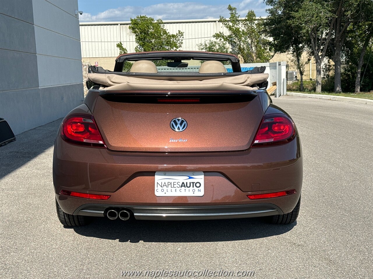 2017 Volkswagen Beetle 1.8T SE   - Photo 9 - Fort Myers, FL 33967