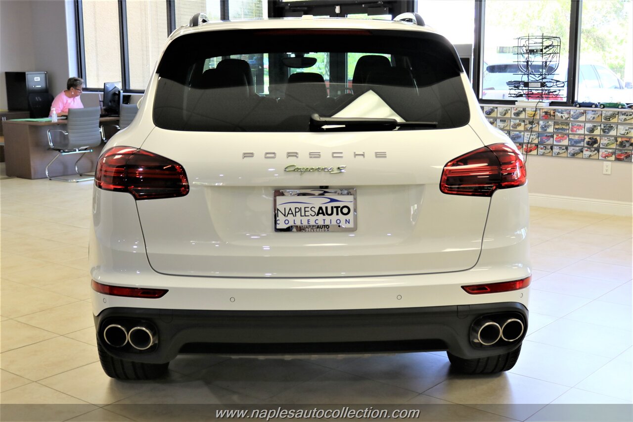 2016 Porsche Cayenne S E-Hybrid   - Photo 6 - Fort Myers, FL 33967