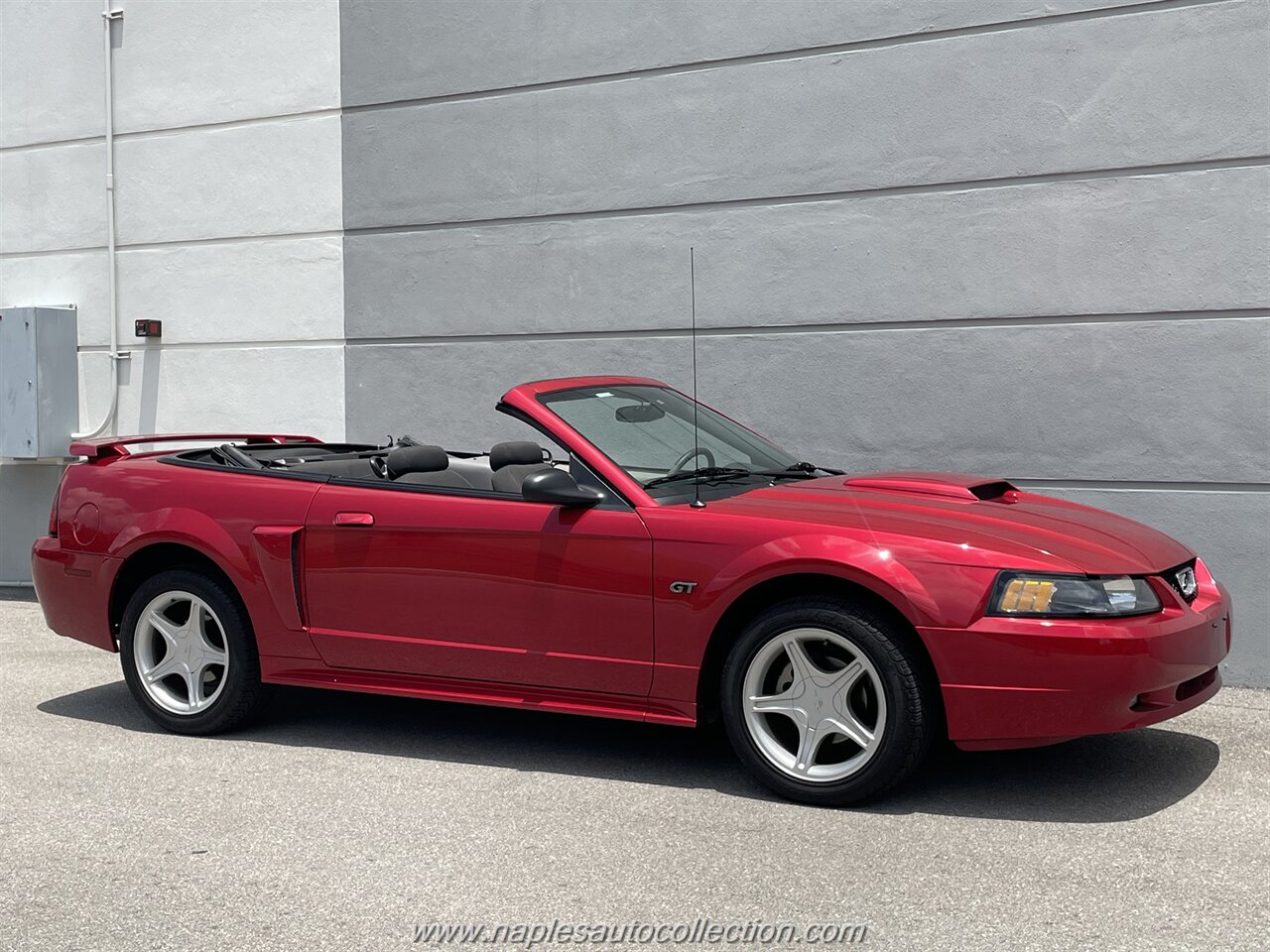 2002 Ford Mustang GT   - Photo 8 - Fort Myers, FL 33967