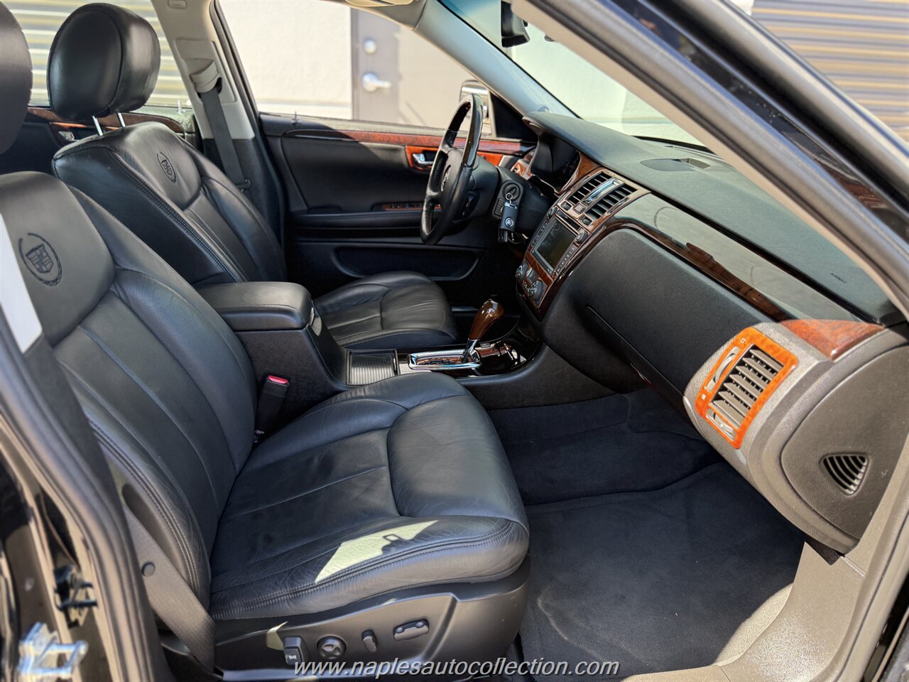 2011 Cadillac DTS Premium Collection   - Photo 30 - Fort Myers, FL 33967