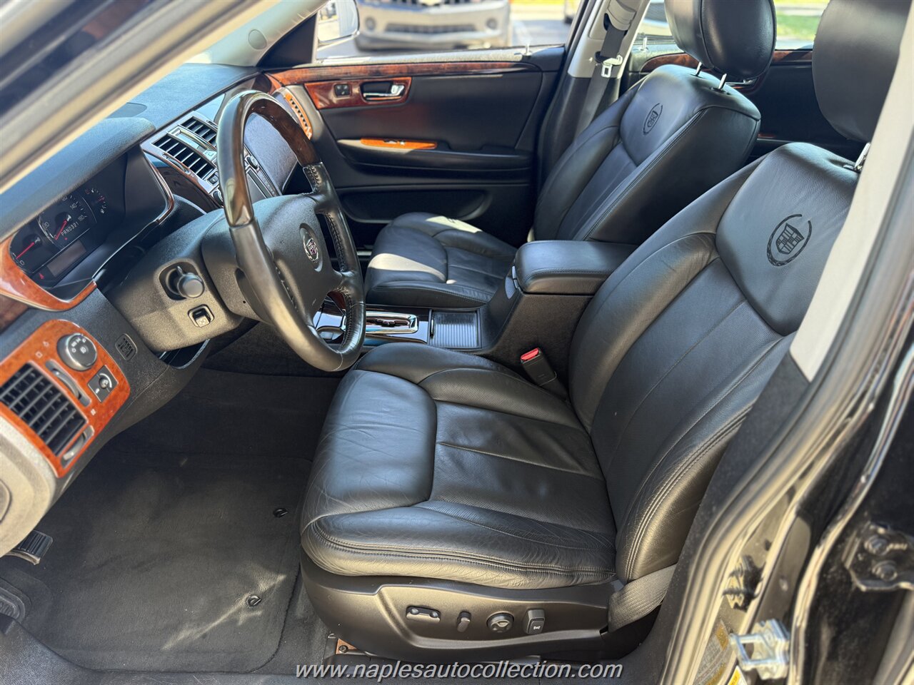 2011 Cadillac DTS Premium Collection   - Photo 21 - Fort Myers, FL 33967