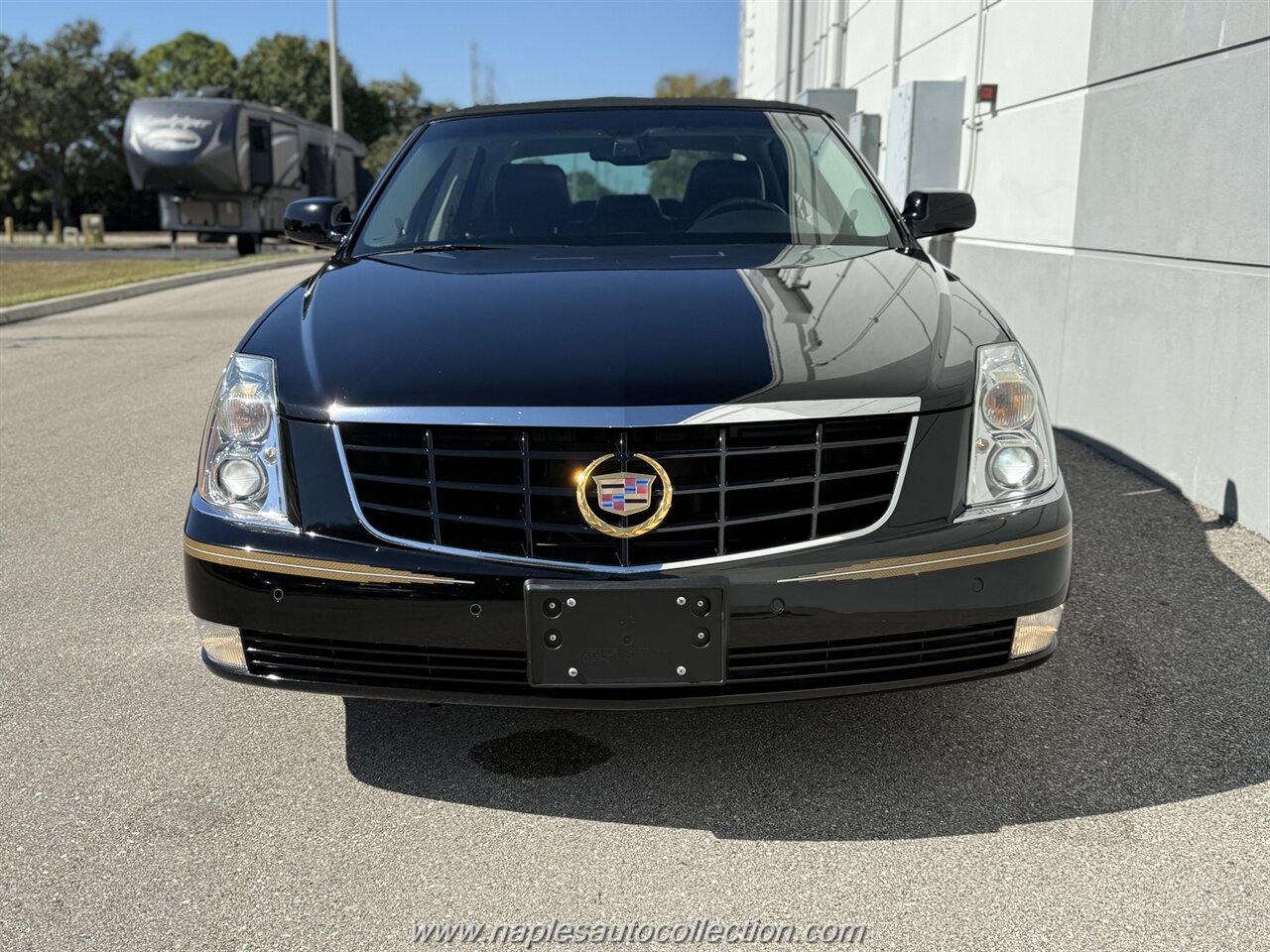 2011 Cadillac DTS Premium Collection   - Photo 12 - Fort Myers, FL 33967