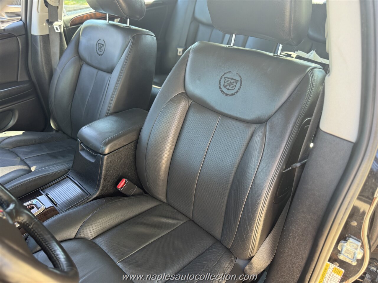 2011 Cadillac DTS Premium Collection   - Photo 25 - Fort Myers, FL 33967