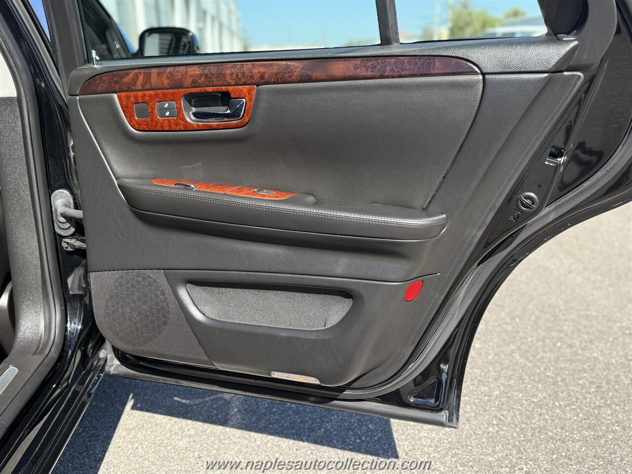 2011 Cadillac DTS Premium Collection   - Photo 35 - Fort Myers, FL 33967