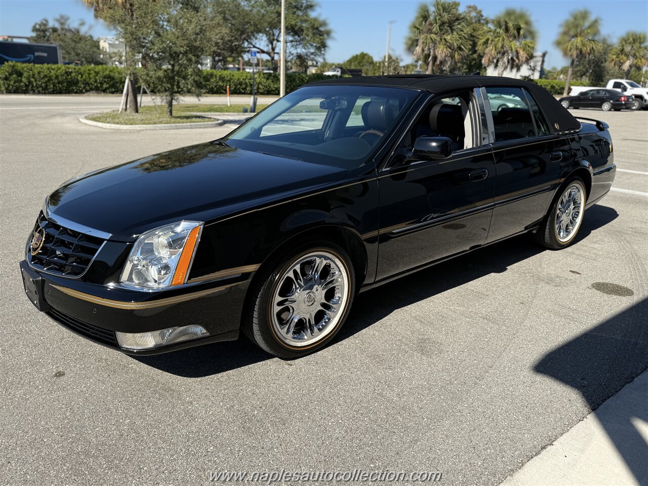 2011 Cadillac DTS Premium Collection   - Photo 10 - Fort Myers, FL 33967