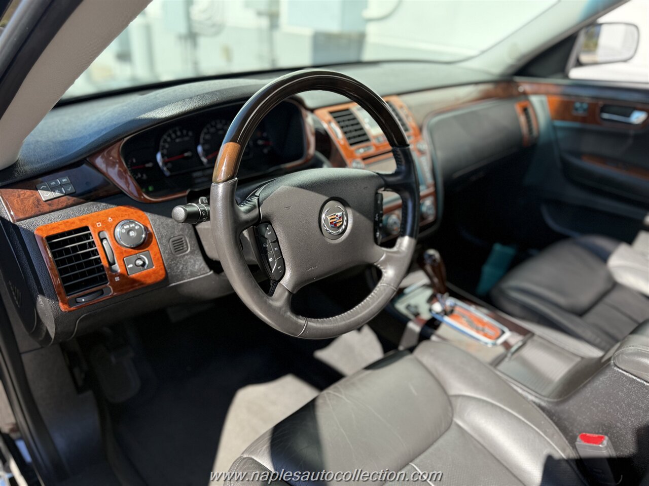 2011 Cadillac DTS Premium Collection   - Photo 2 - Fort Myers, FL 33967