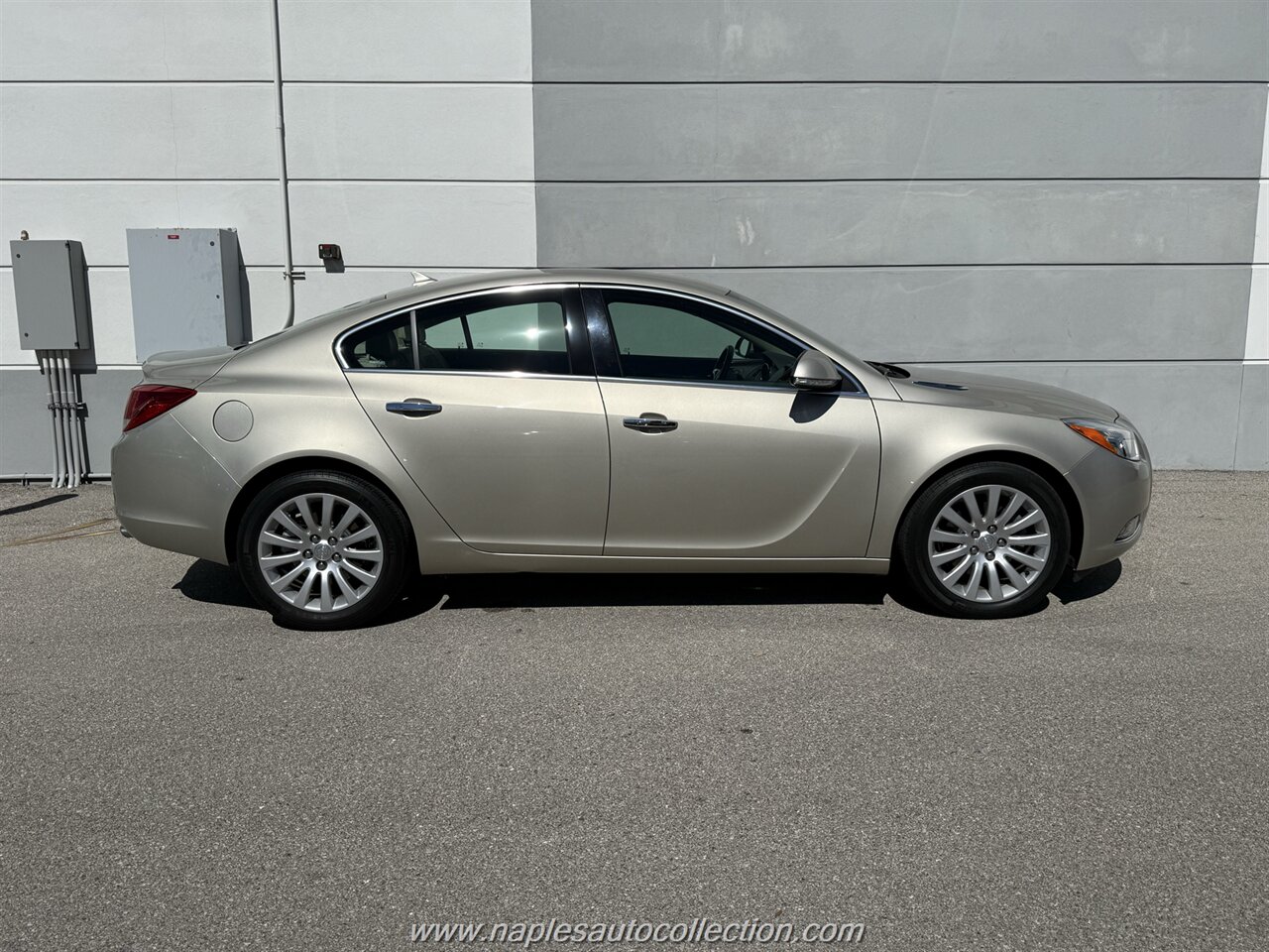 2013 Buick Regal Premium 1 - Photo 8 - Fort Myers, FL 33967