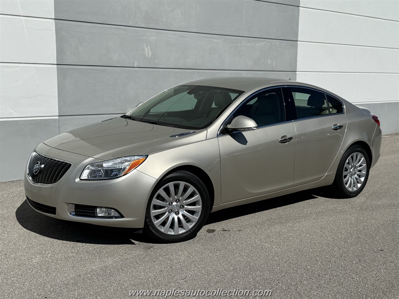 2013 Buick Regal Premium 1 - Photo 1 - Fort Myers, FL 33967