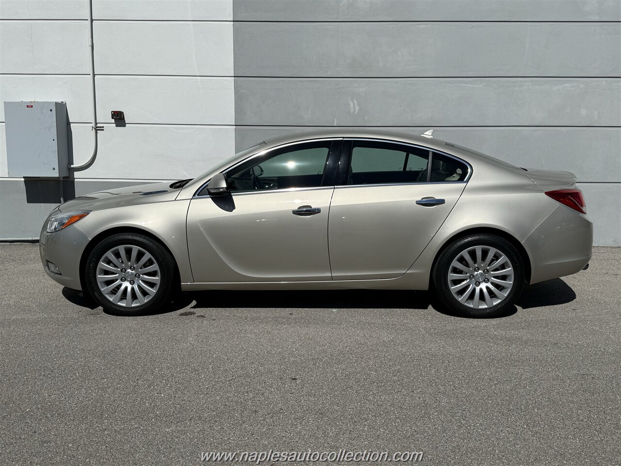2013 Buick Regal Premium 1 - Photo 3 - Fort Myers, FL 33967