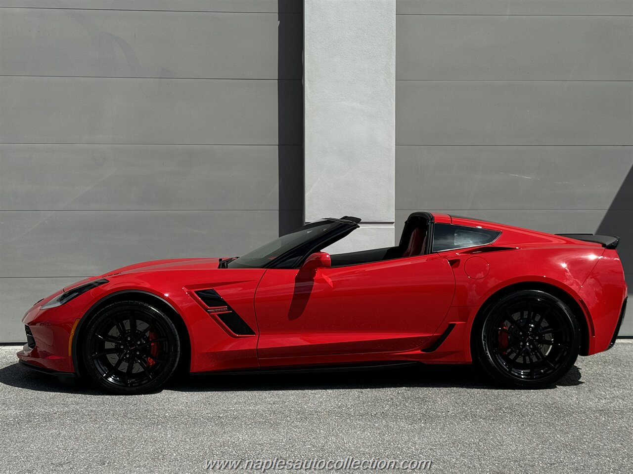 2019 Chevrolet Corvette Grand Sport   - Photo 4 - Fort Myers, FL 33967