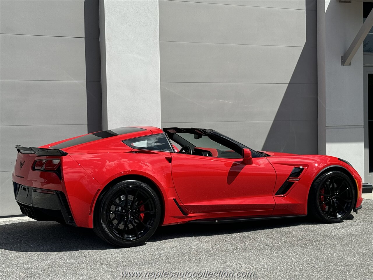 2019 Chevrolet Corvette Grand Sport   - Photo 6 - Fort Myers, FL 33967