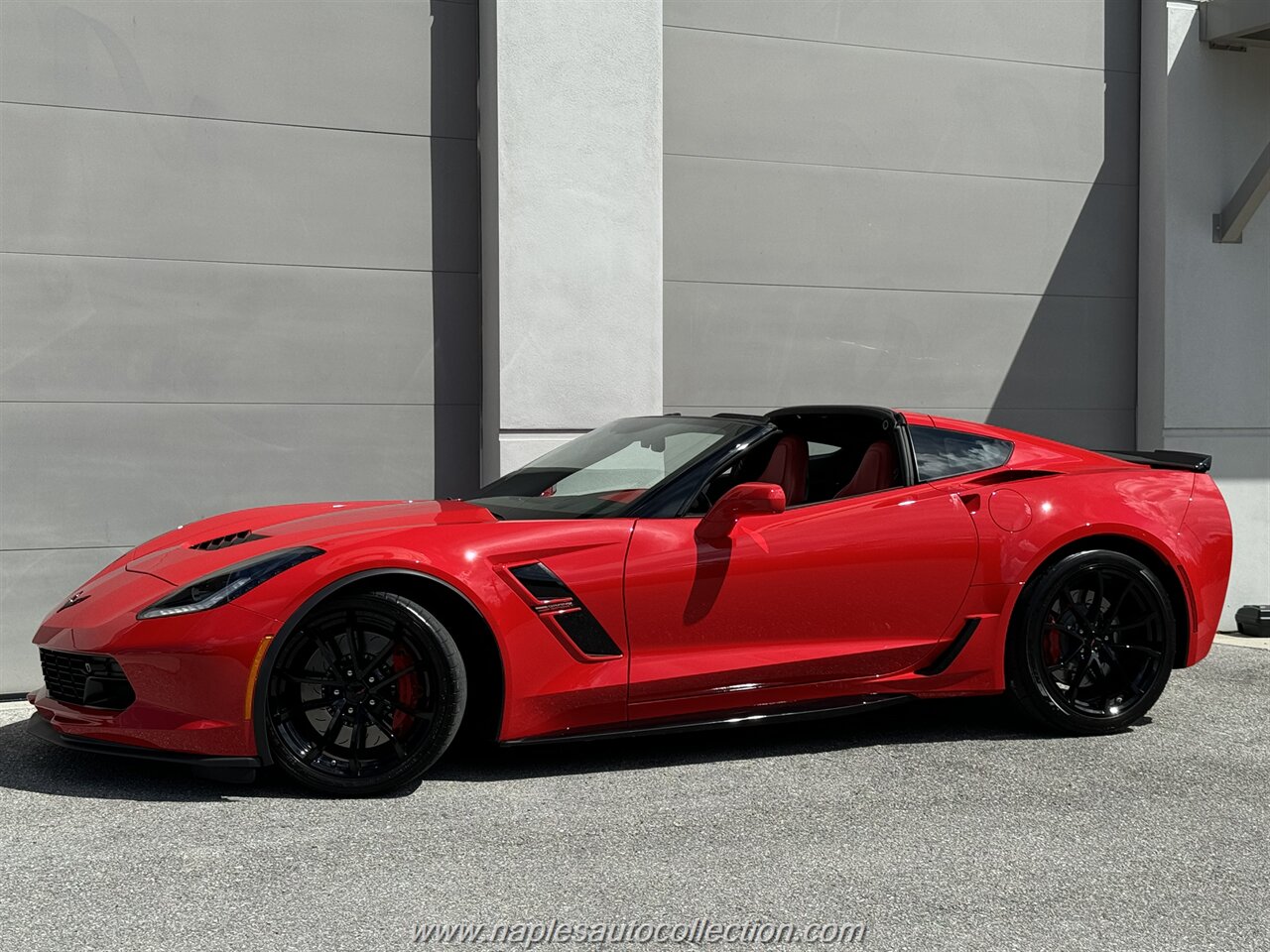 2019 Chevrolet Corvette Grand Sport   - Photo 3 - Fort Myers, FL 33967