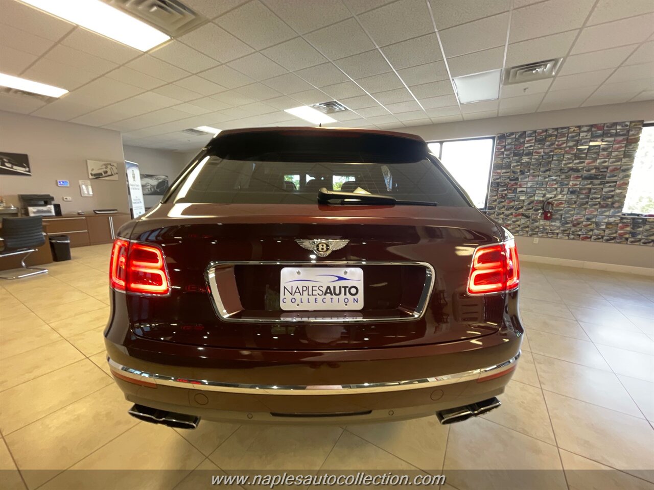 2019 Bentley Bentayga V8   - Photo 6 - Fort Myers, FL 33967