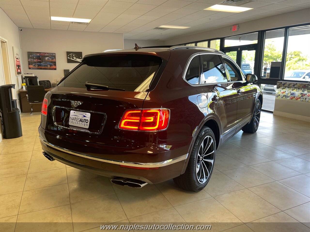 2019 Bentley Bentayga V8   - Photo 5 - Fort Myers, FL 33967