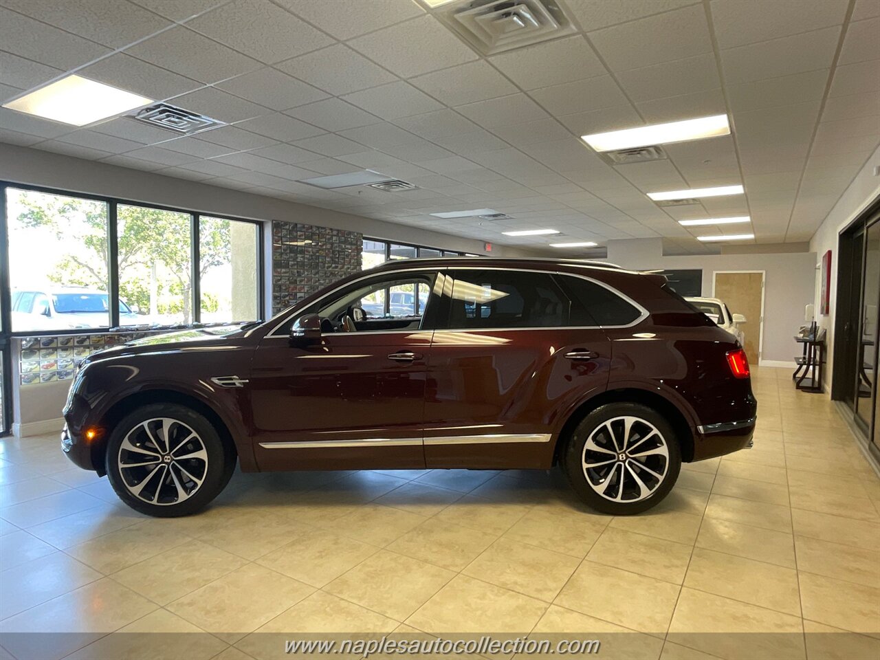 2019 Bentley Bentayga V8   - Photo 7 - Fort Myers, FL 33967