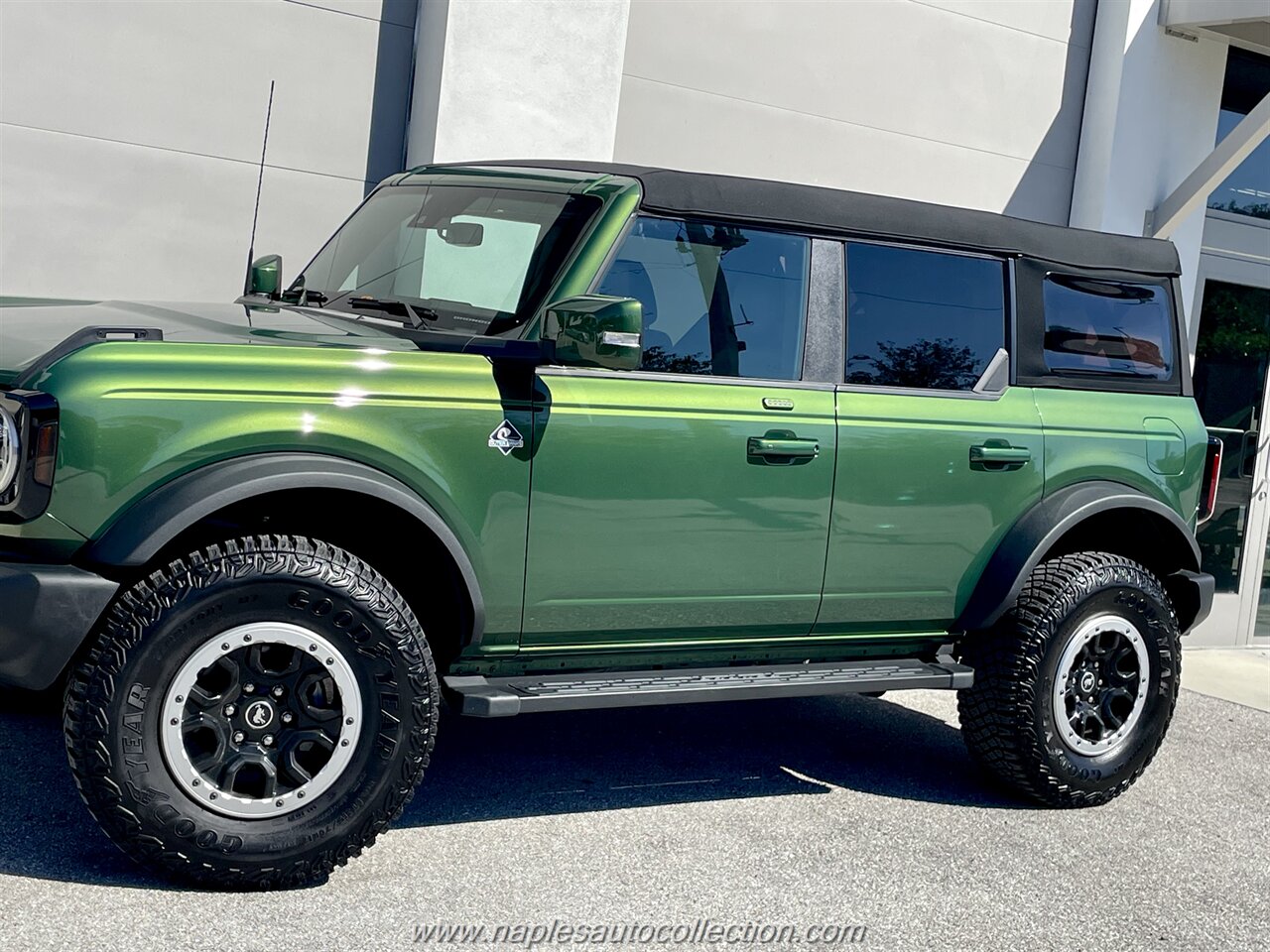 2023 Ford Bronco Outerbanks  Sasquatch Package - Photo 18 - Fort Myers, FL 33967