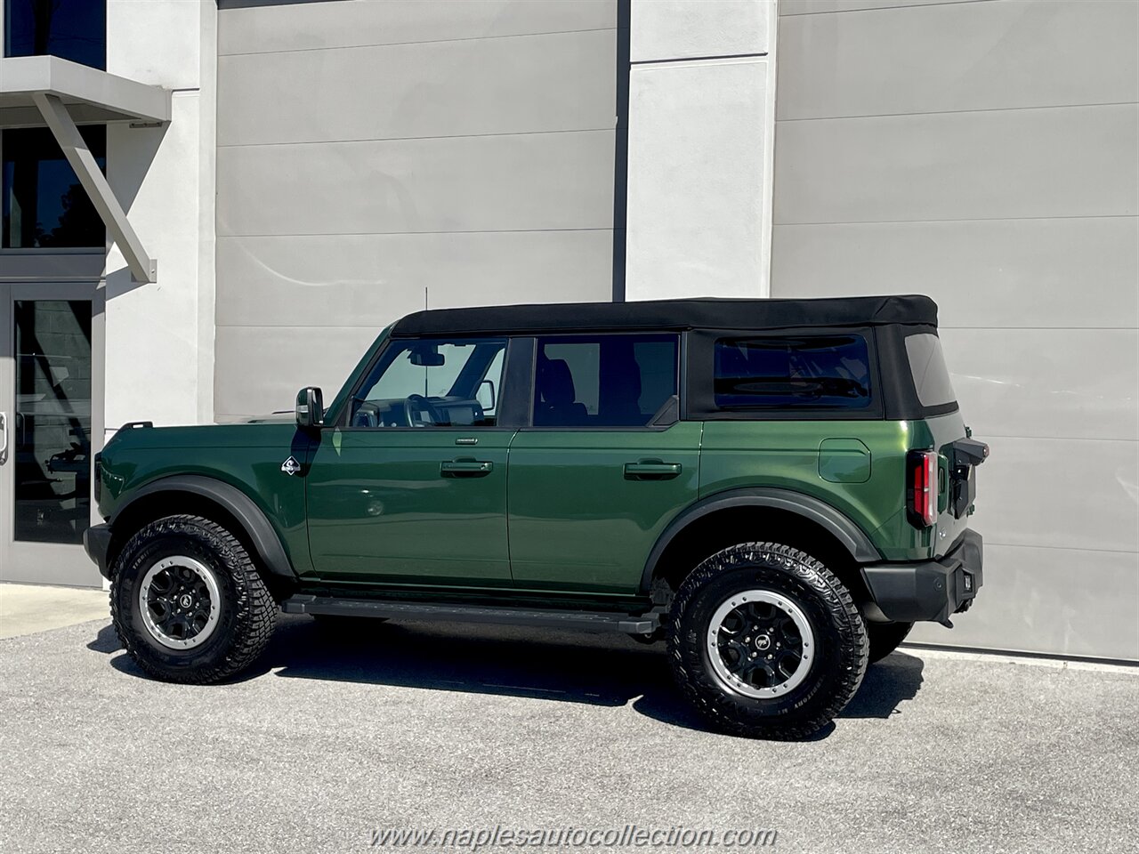 2023 Ford Bronco Outerbanks  Sasquatch Package - Photo 25 - Fort Myers, FL 33967