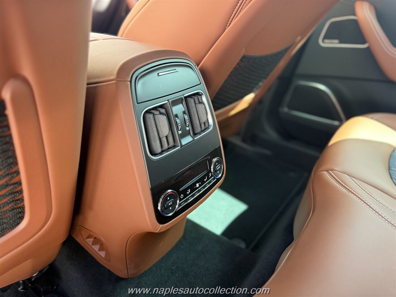 2021 Maserati Levante GranLusso   - Photo 20 - Bonita Springs, FL 34135