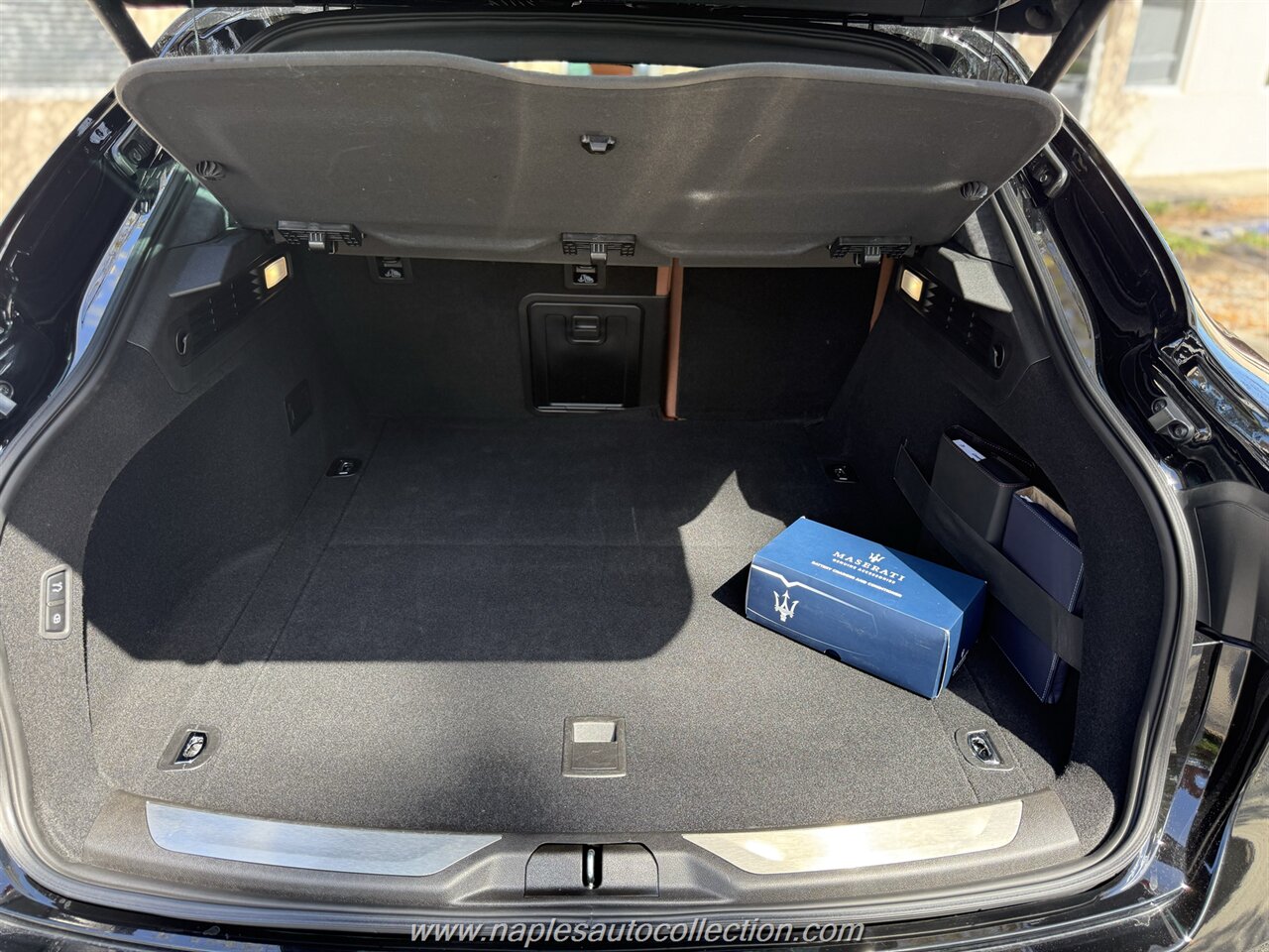 2021 Maserati Levante GranLusso   - Photo 25 - Bonita Springs, FL 34135