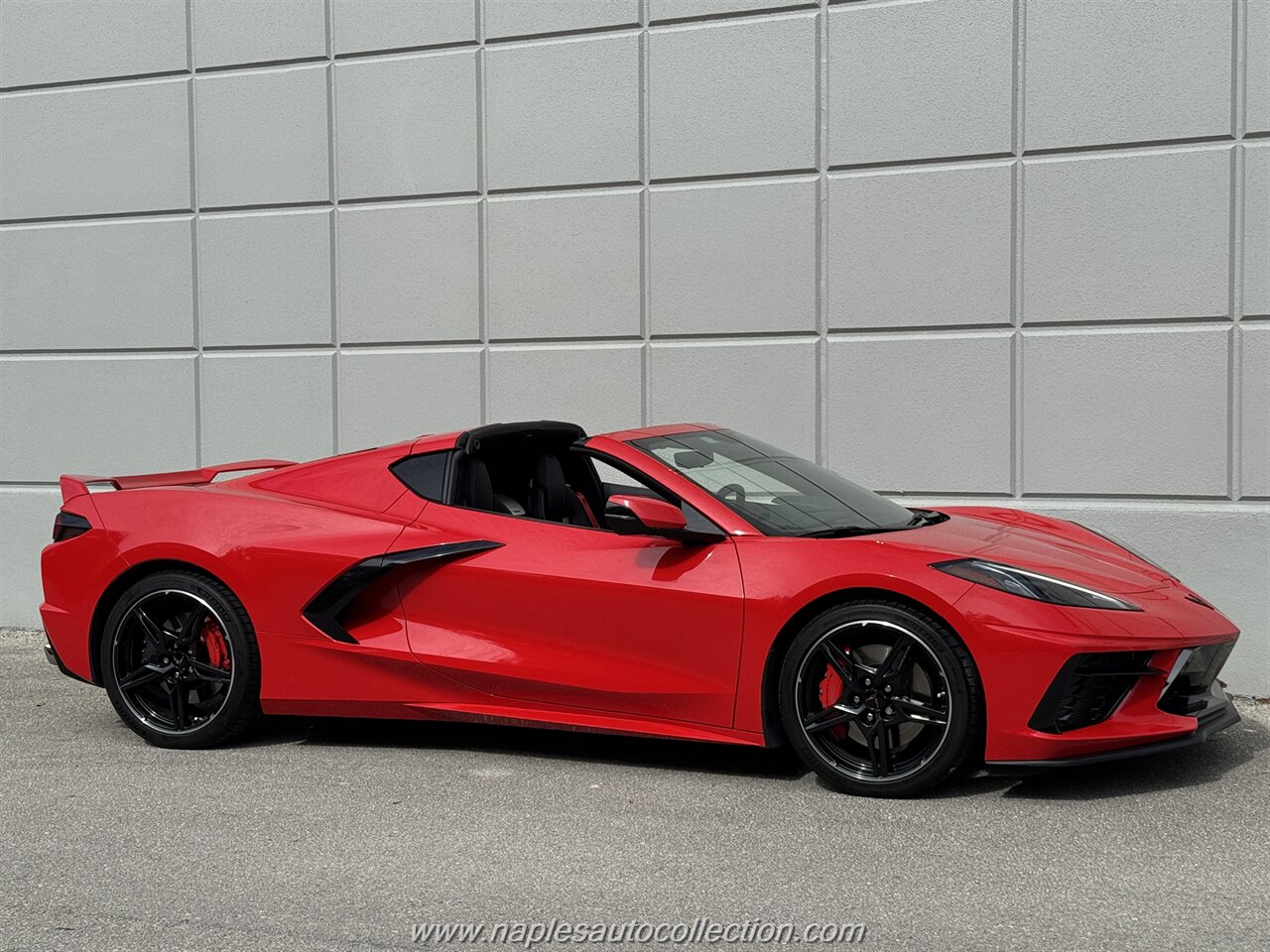 2020 Chevrolet Corvette Stingray   - Photo 8 - Fort Myers, FL 33967