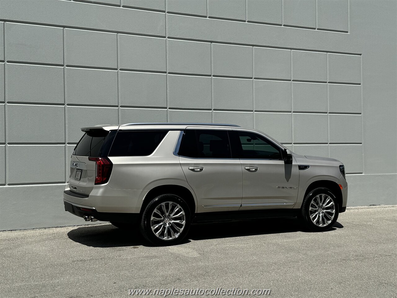 2021 GMC Yukon Denali   - Photo 36 - Fort Myers, FL 33967