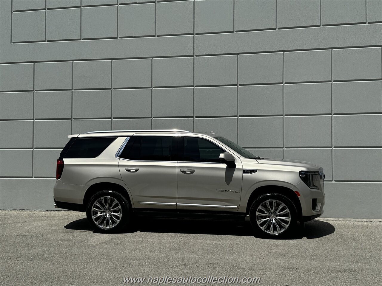 2021 GMC Yukon Denali   - Photo 38 - Fort Myers, FL 33967