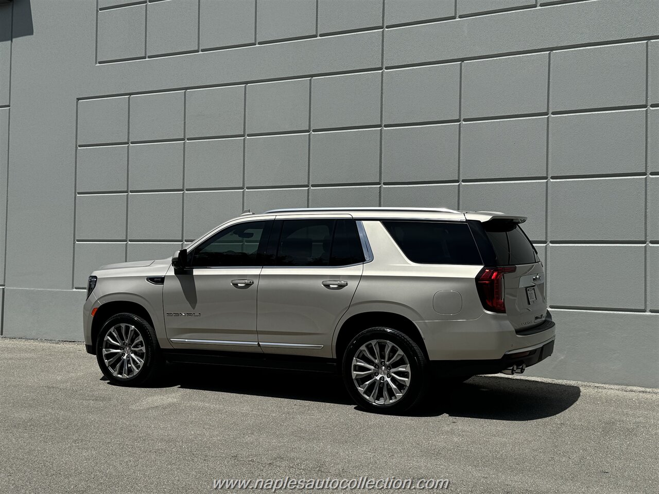 2021 GMC Yukon Denali   - Photo 33 - Fort Myers, FL 33967