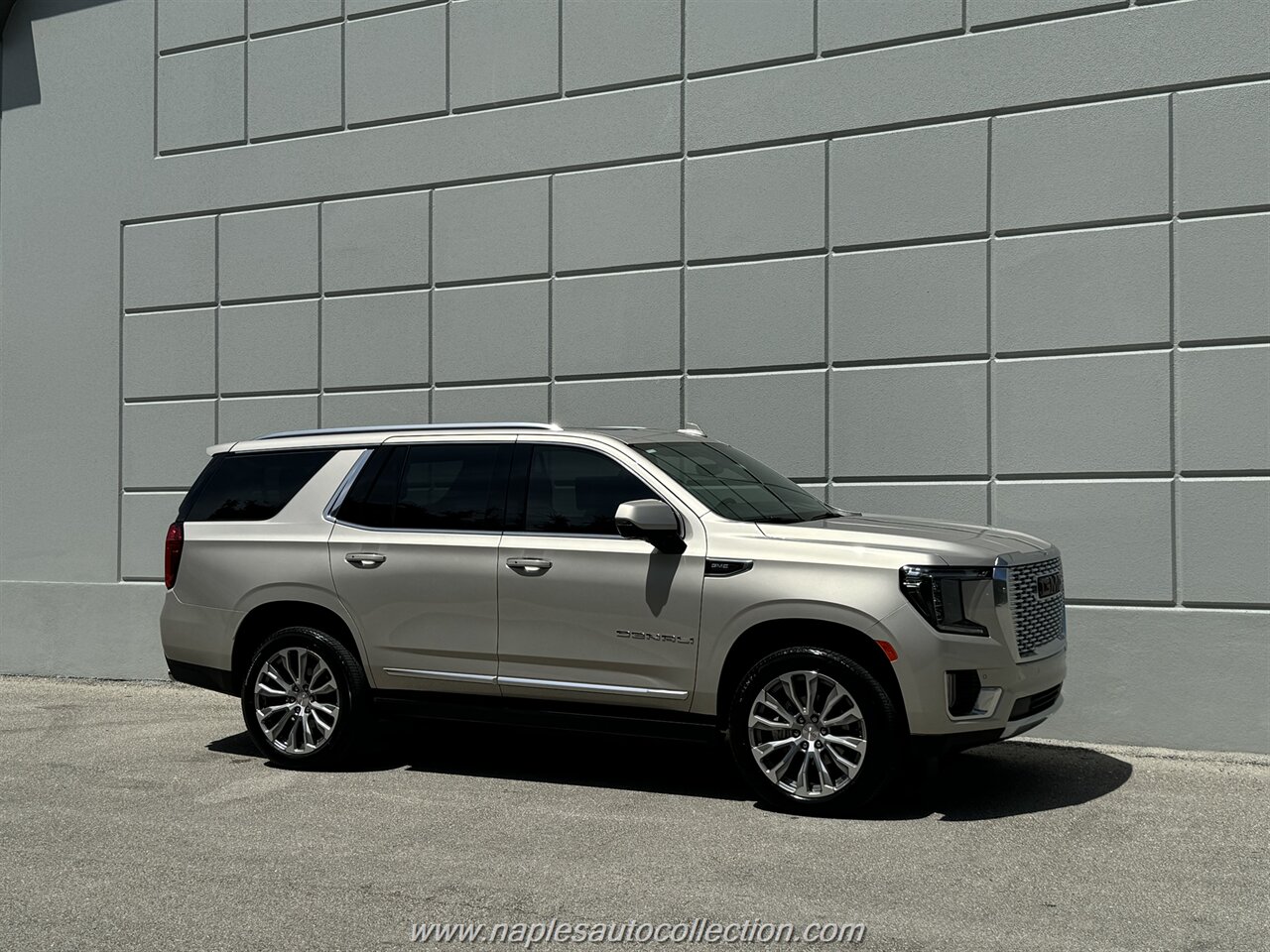 2021 GMC Yukon Denali   - Photo 40 - Fort Myers, FL 33967