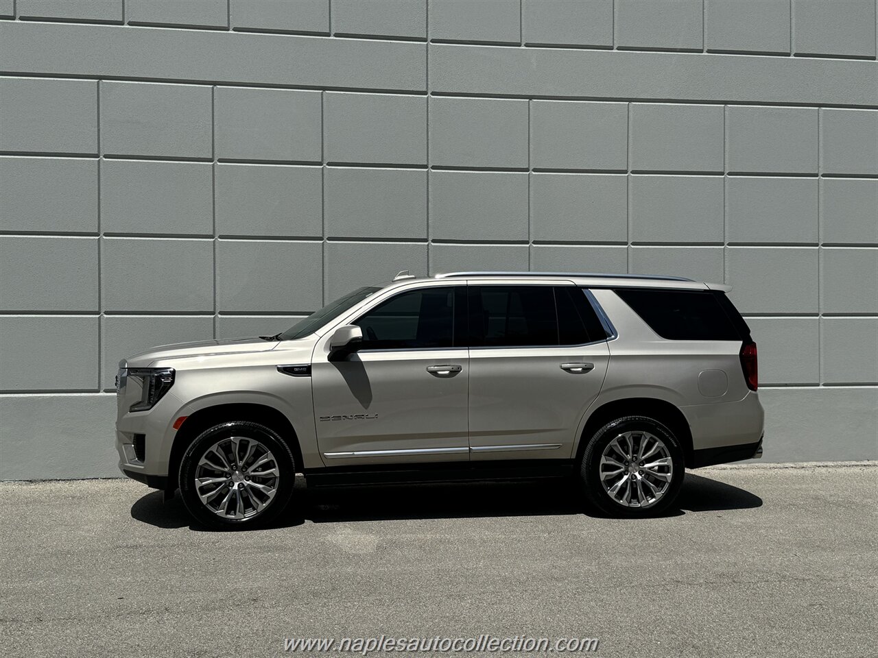 2021 GMC Yukon Denali   - Photo 32 - Fort Myers, FL 33967