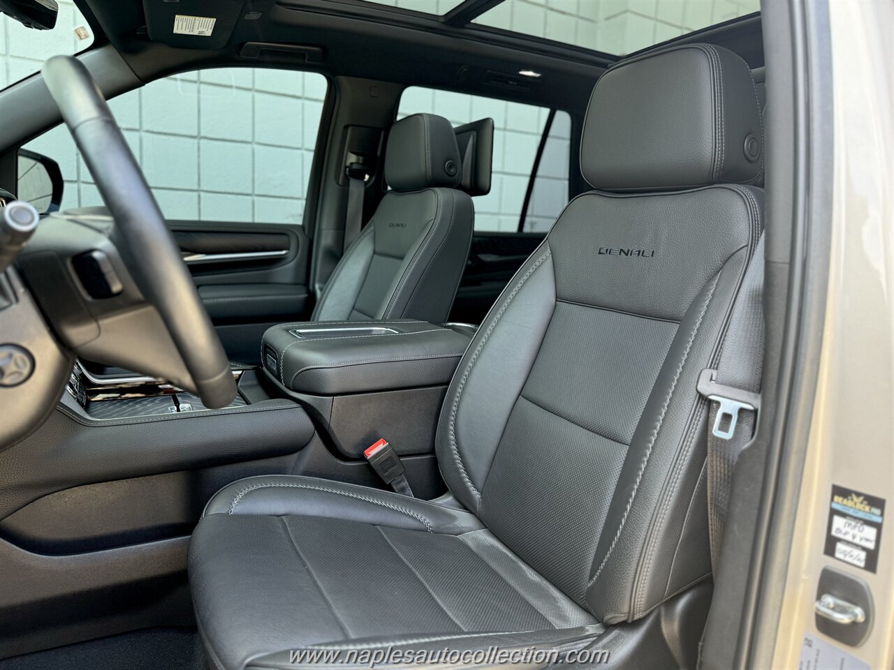 2021 GMC Yukon Denali   - Photo 11 - Fort Myers, FL 33967