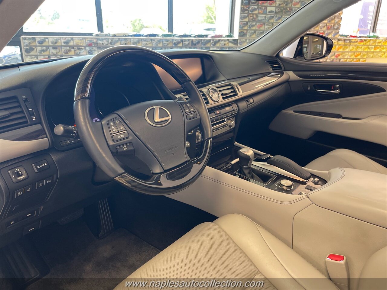 2013 Lexus LS 460   - Photo 10 - Fort Myers, FL 33967