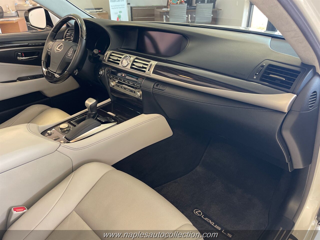 2013 Lexus LS 460   - Photo 18 - Fort Myers, FL 33967