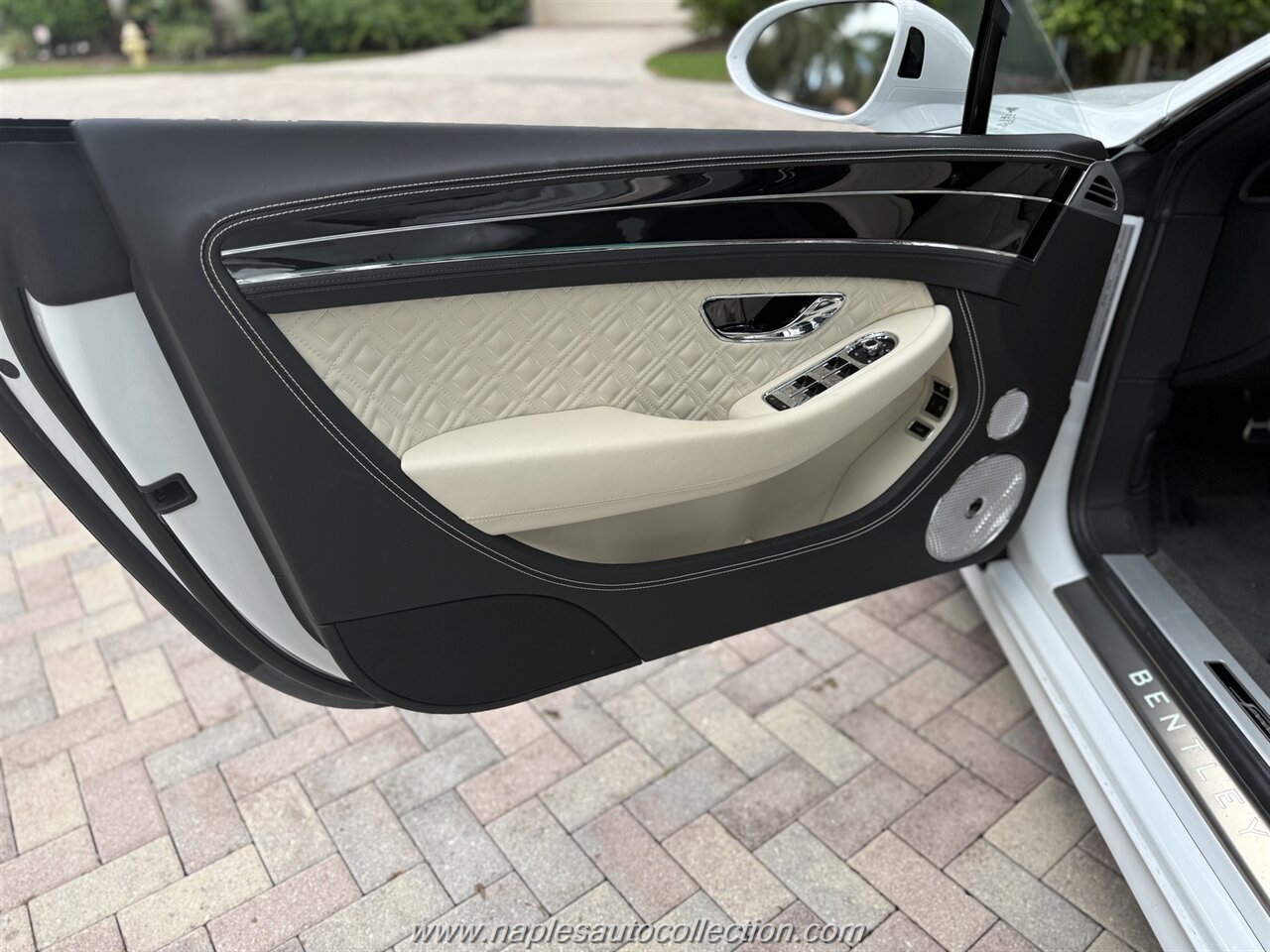 2024 Bentley Continental GTC Speed - Photo 8 - Fort Myers, FL 33967