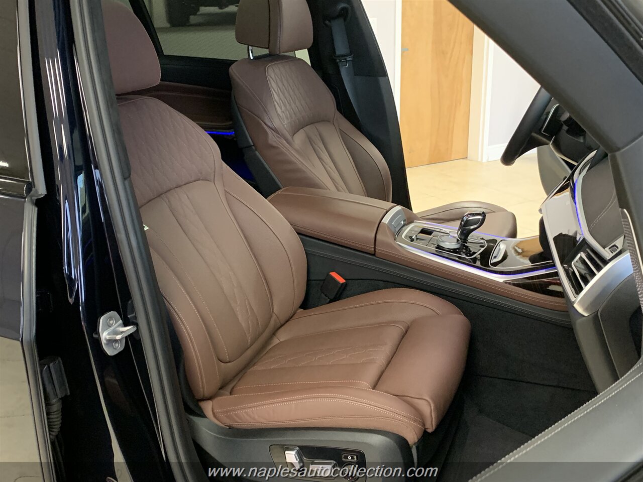 2020 BMW X7 M50i   - Photo 19 - Fort Myers, FL 33967