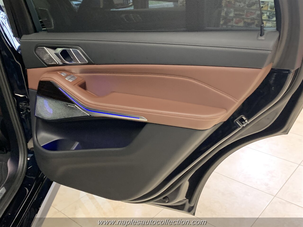 2020 BMW X7 M50i   - Photo 20 - Fort Myers, FL 33967