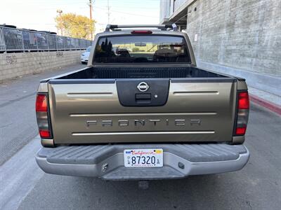 2001 Nissan Frontier SE   - Photo 5 - Tarzana, CA 91356