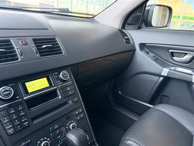 2011 Volvo XC90 3.2   - Photo 22 - Tarzana, CA 91356