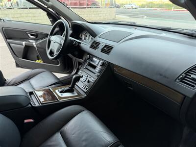 2011 Volvo XC90 3.2   - Photo 17 - Tarzana, CA 91356