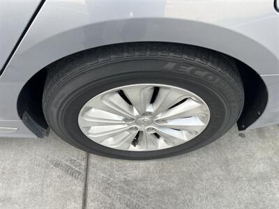 2016 Hyundai SONATA Hybrid SE   - Photo 24 - Tarzana, CA 91356