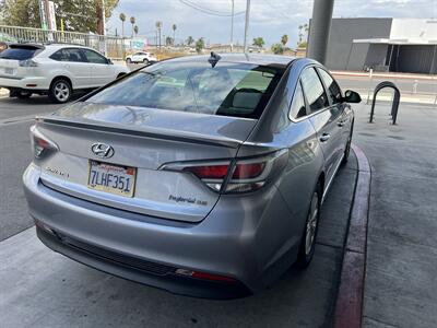 2016 Hyundai SONATA Hybrid SE   - Photo 6 - Tarzana, CA 91356