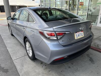 2016 Hyundai SONATA Hybrid SE   - Photo 4 - Tarzana, CA 91356