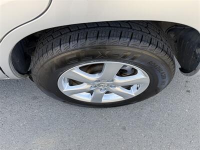 2007 Toyota RAV4 Limited   - Photo 10 - Tarzana, CA 91356